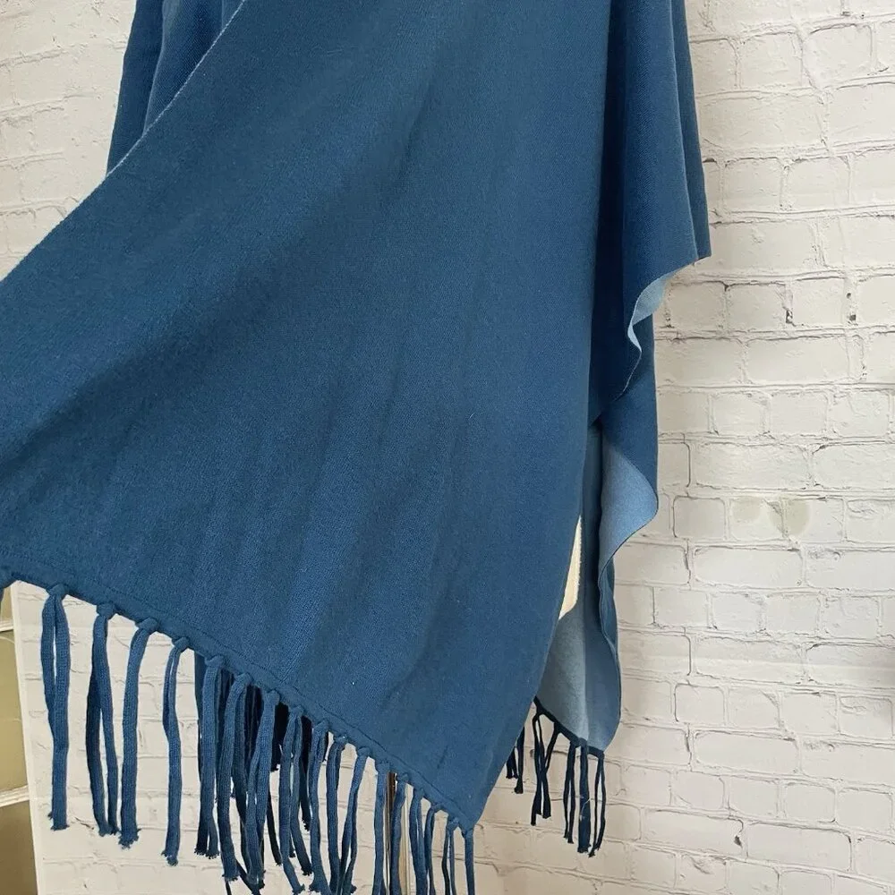 Chico's One Size Reversible Knit Cape Blue Cotton Blend Shawl Wrap Fringe - Picture 3 of 6